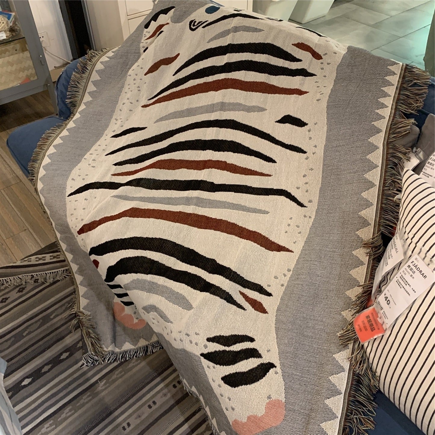 Plaid moelleux tigre blanc – effet pelucheux, 125 x 150 cm / 150 x 210 cm